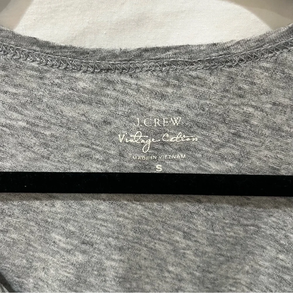 J.Crew Heather Gray Short Sleeve Tee – Size Small